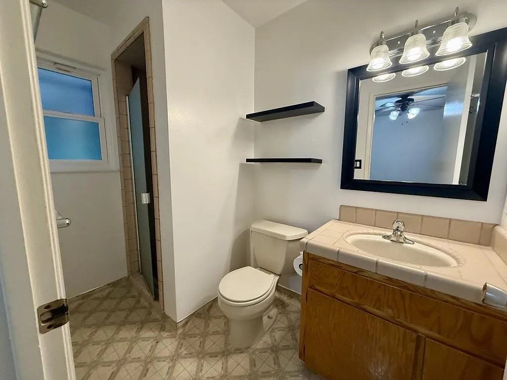 495 Olson Ct - Photo 5 of 8