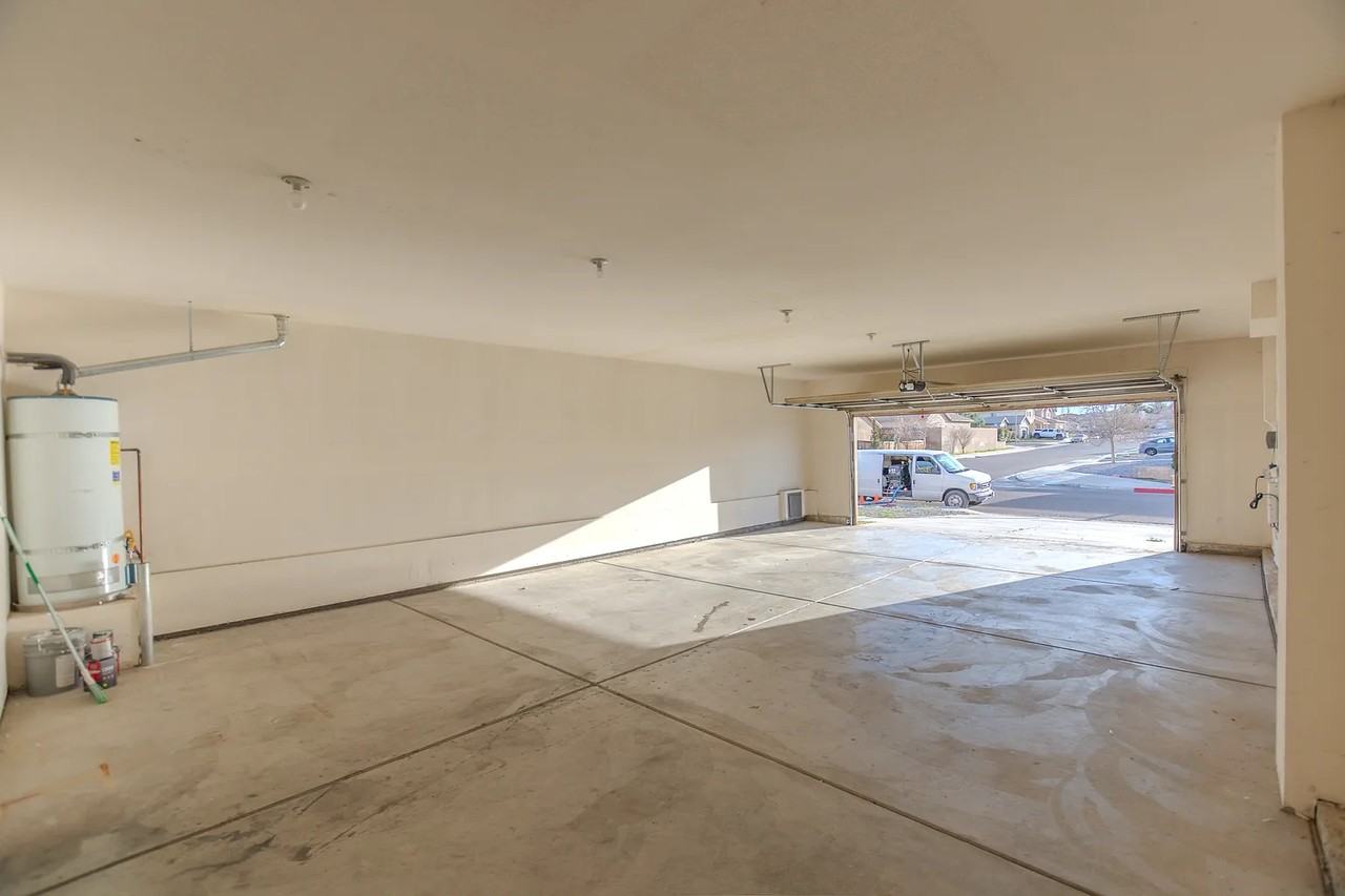 13615 Princeton Dr - Photo 3 of 12