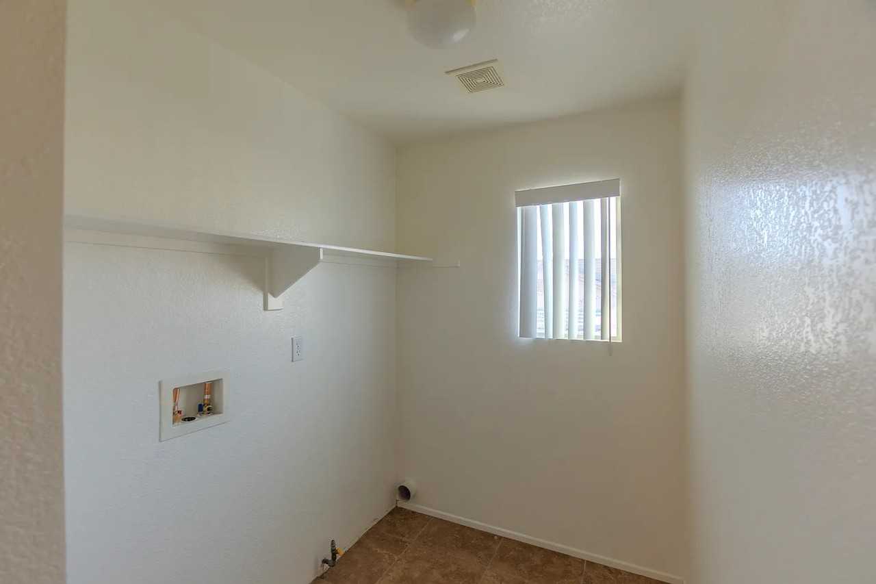 13615 Princeton Dr - Photo 7 of 12