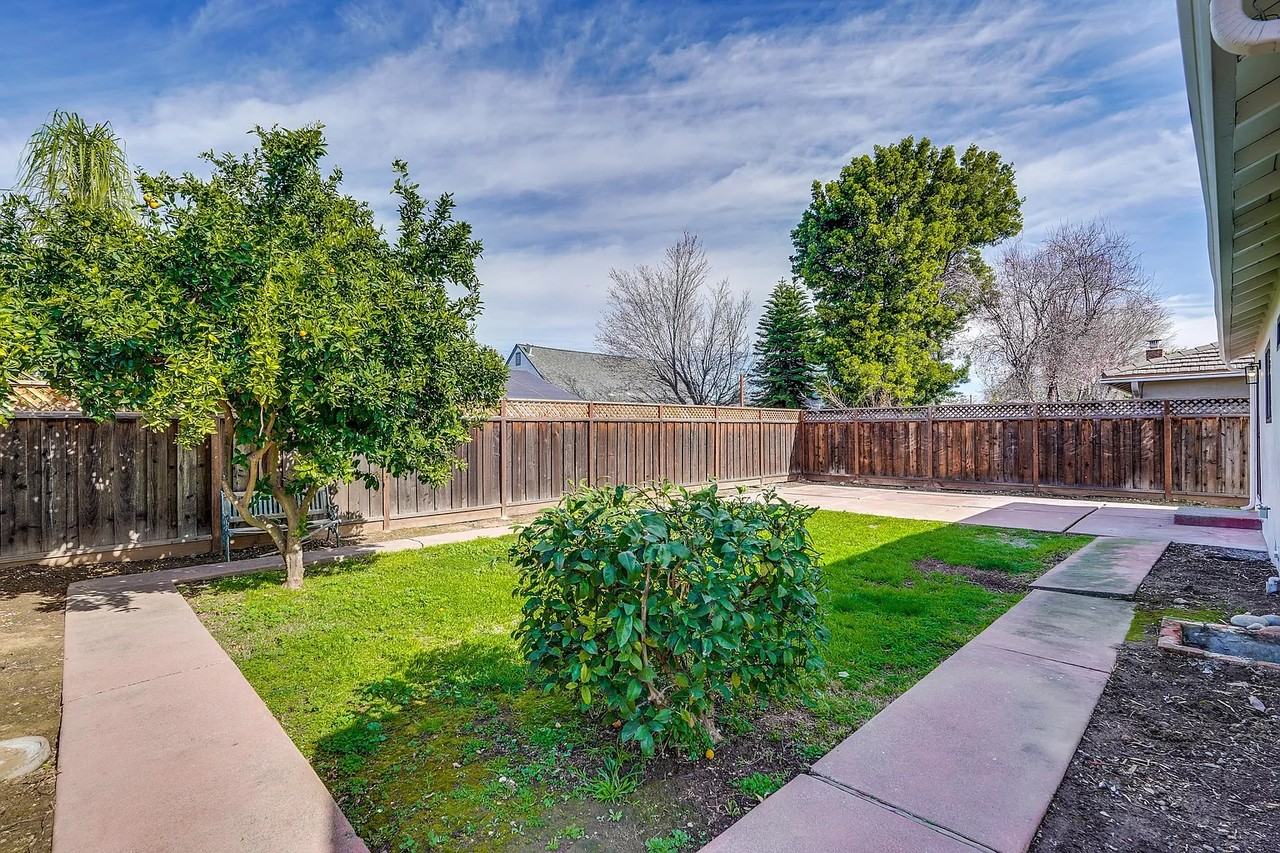 2051 Randolph Dr - Photo 7 of 17