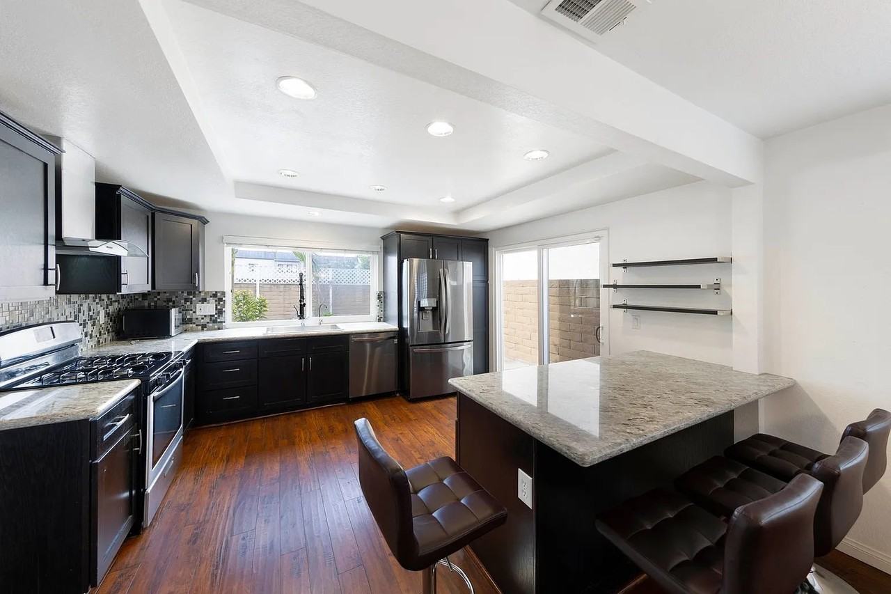 16661 Parlay Cir - Photo 2 of 12