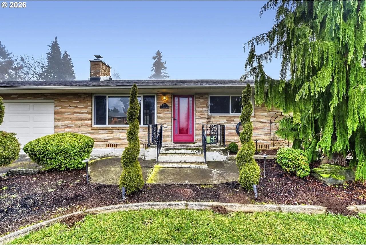 705 Ne 94th Ave - Photo 2 of 16