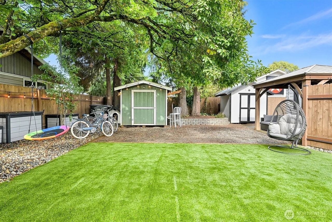 314 S 16th St - Photo 3 of 17