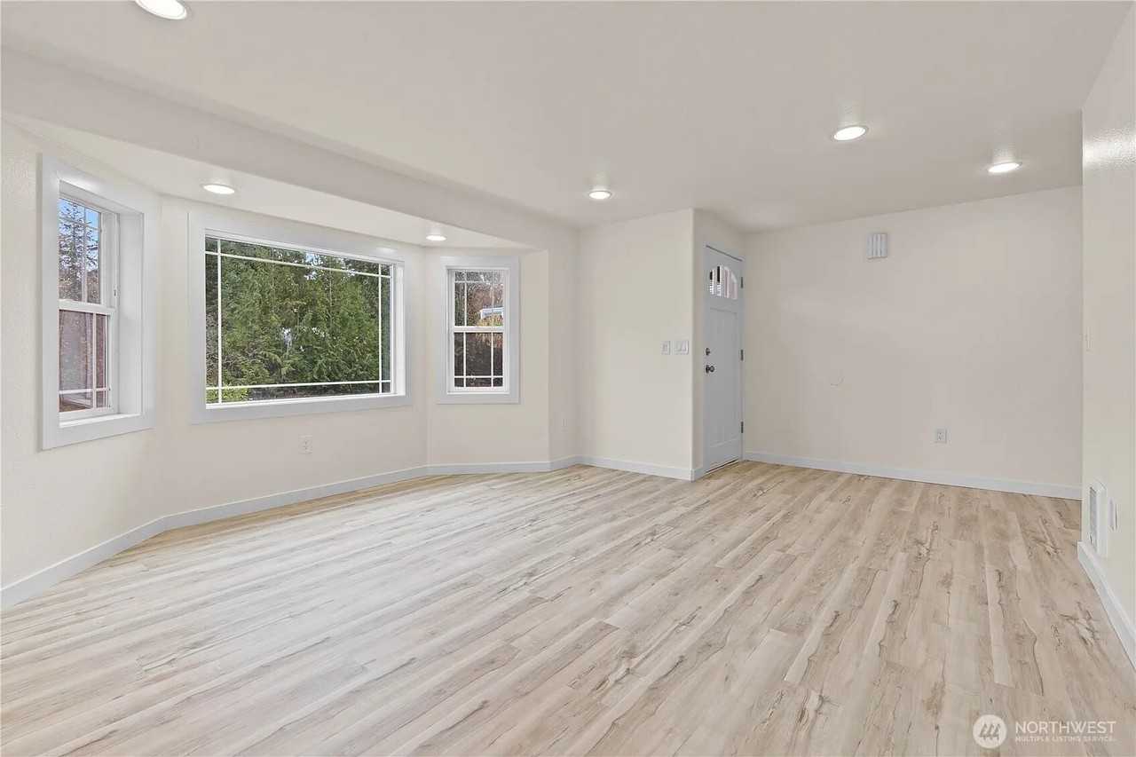 19916 119th Avenue Ct E - Photo 2 of 13