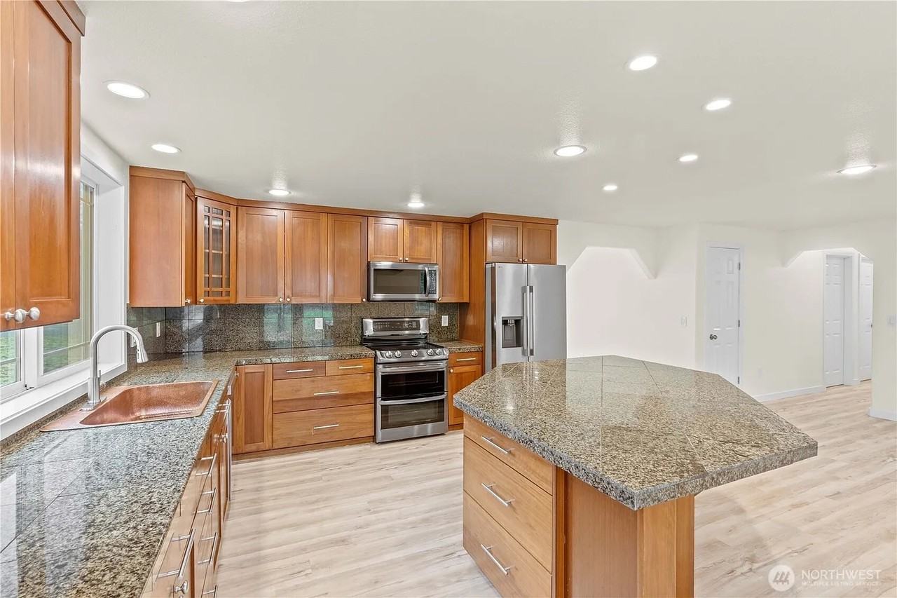 19916 119th Avenue Ct E - Photo 7 of 13