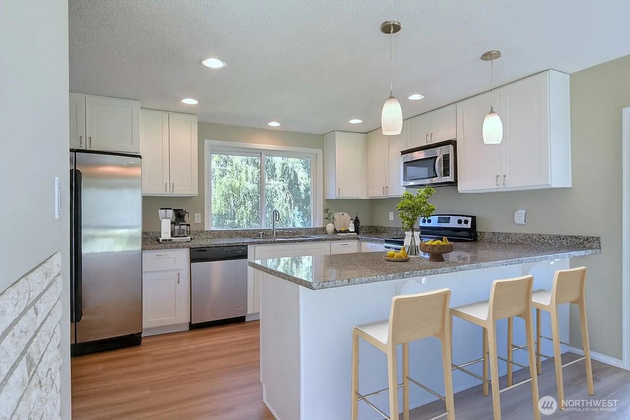 4702 66th Ave Nw - Photo 3 of 12