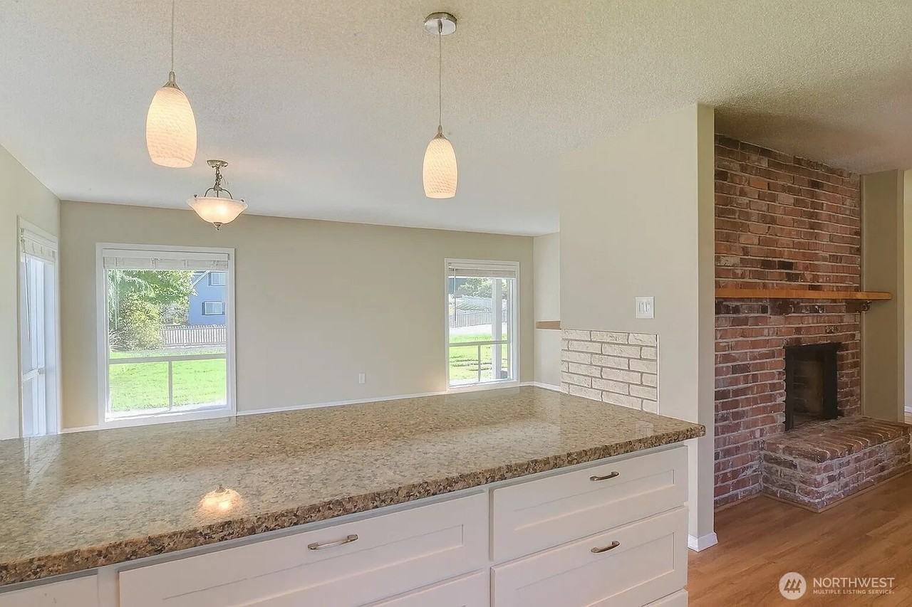 4702 66th Ave Nw - Photo 4 of 12