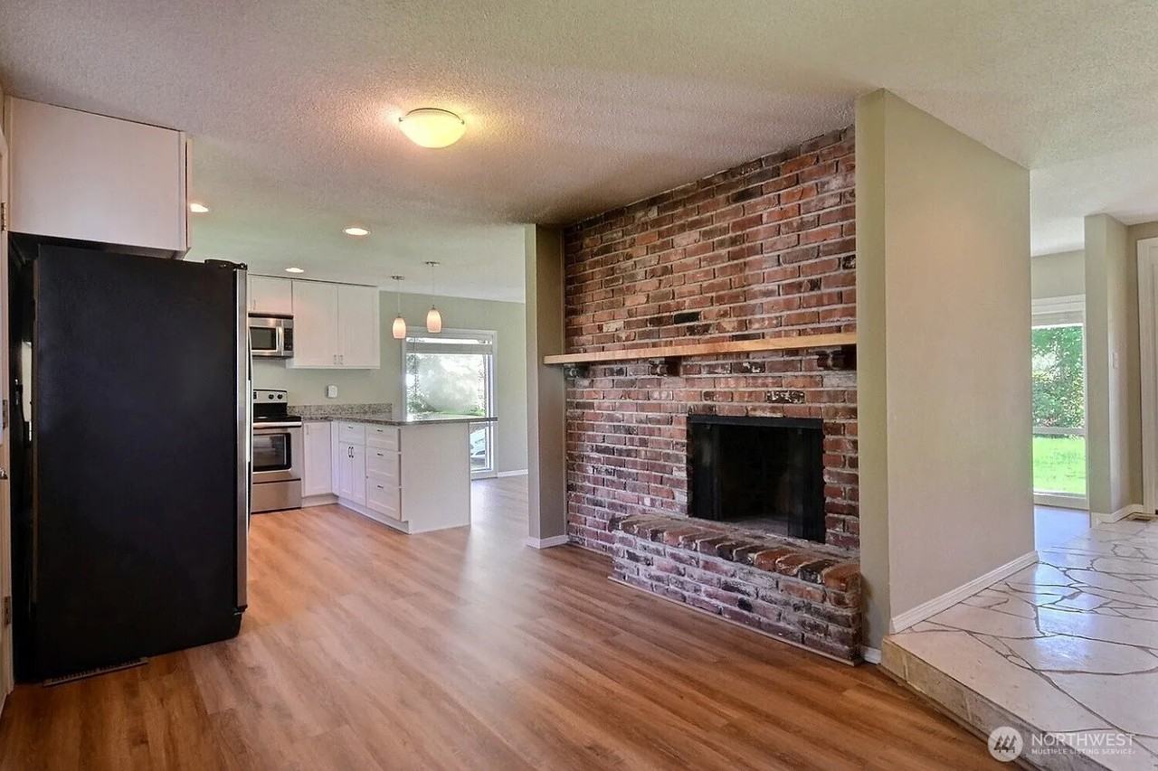 4702 66th Ave Nw - Photo 6 of 12