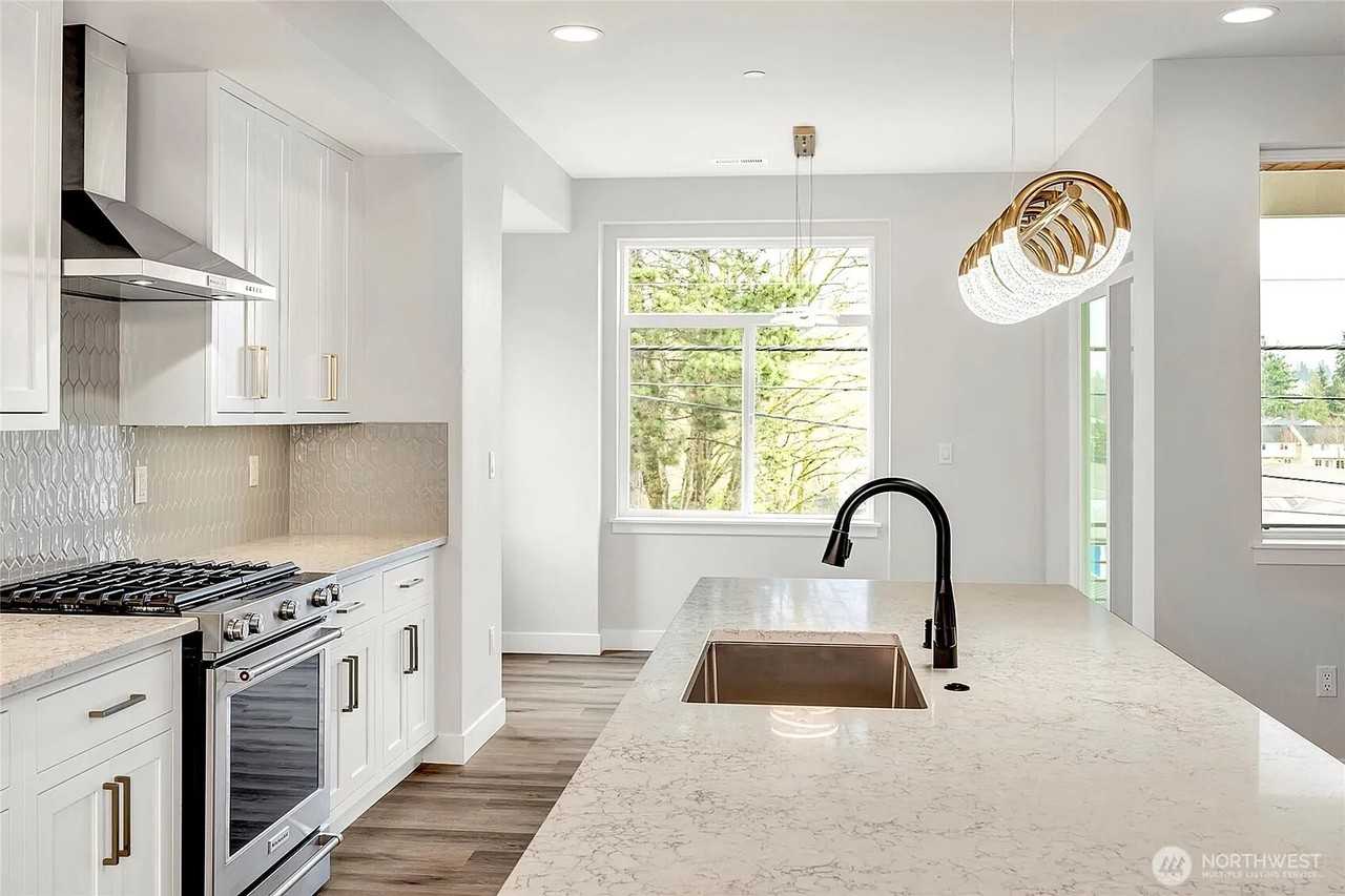 6726 Ne 187th St #104 - Photo 2 of 16