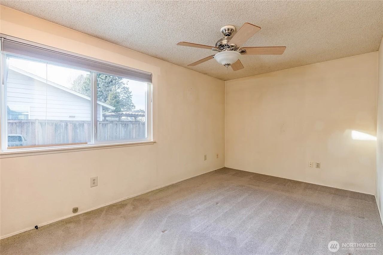 1909 21st St Ne - Photo 5 of 11