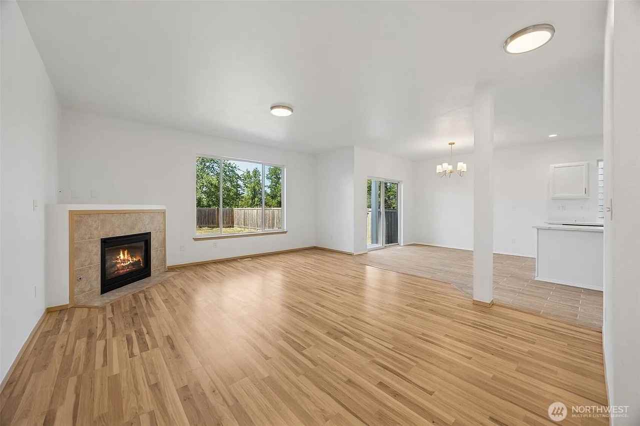 11211 181st Street Ct E - Photo 2 of 14