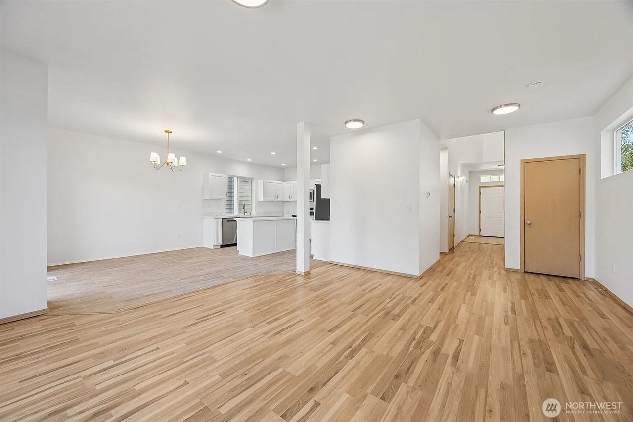 11211 181st Street Ct E - Photo 3 of 14