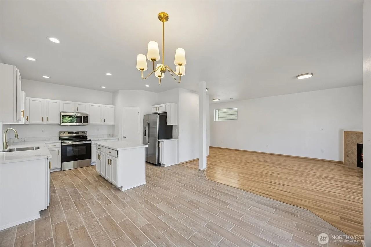 11211 181st Street Ct E - Photo 4 of 14