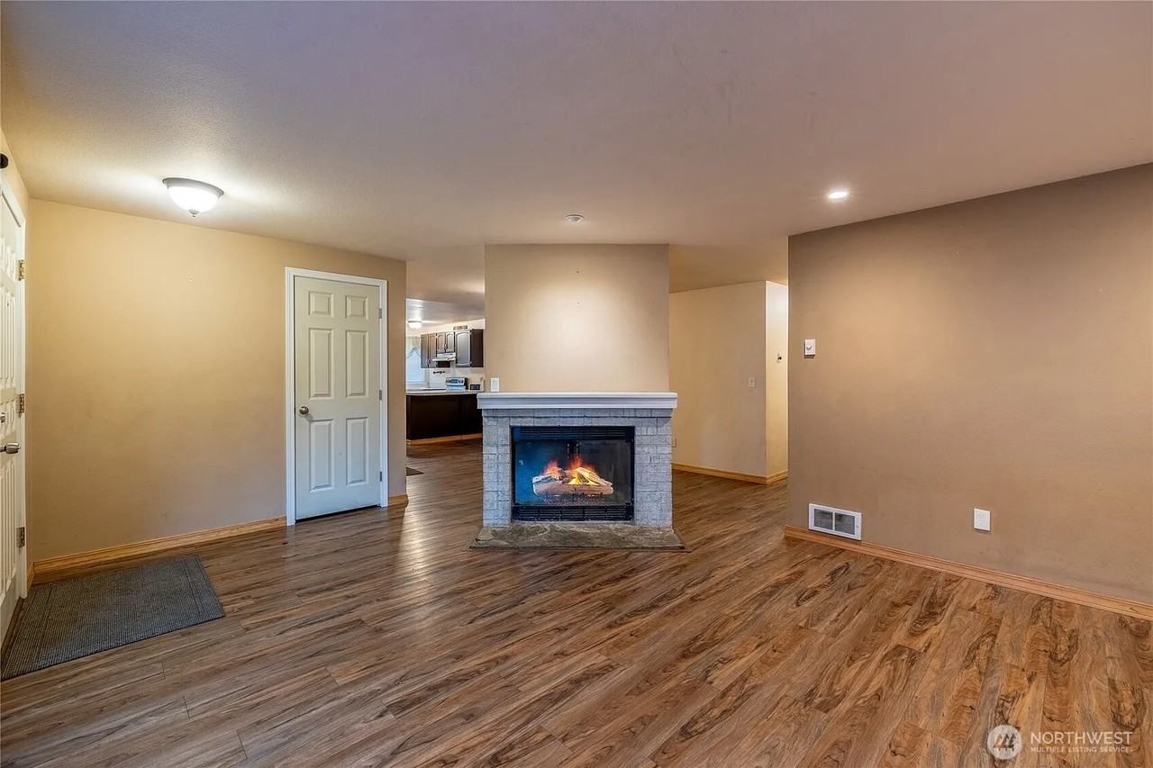 5509 204th Street Ct E - Photo 3 of 13