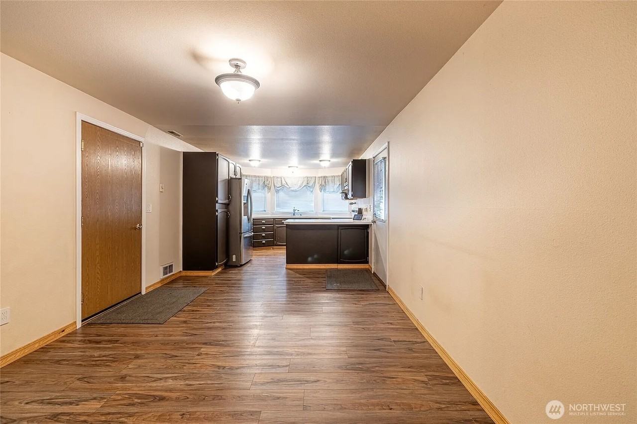 5509 204th Street Ct E - Photo 4 of 13