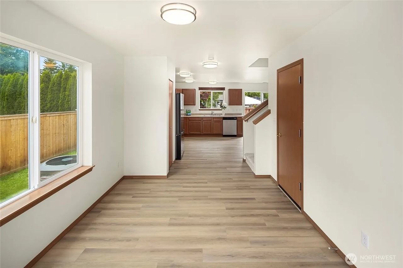 21638 Se 297th St - Photo 4 of 16