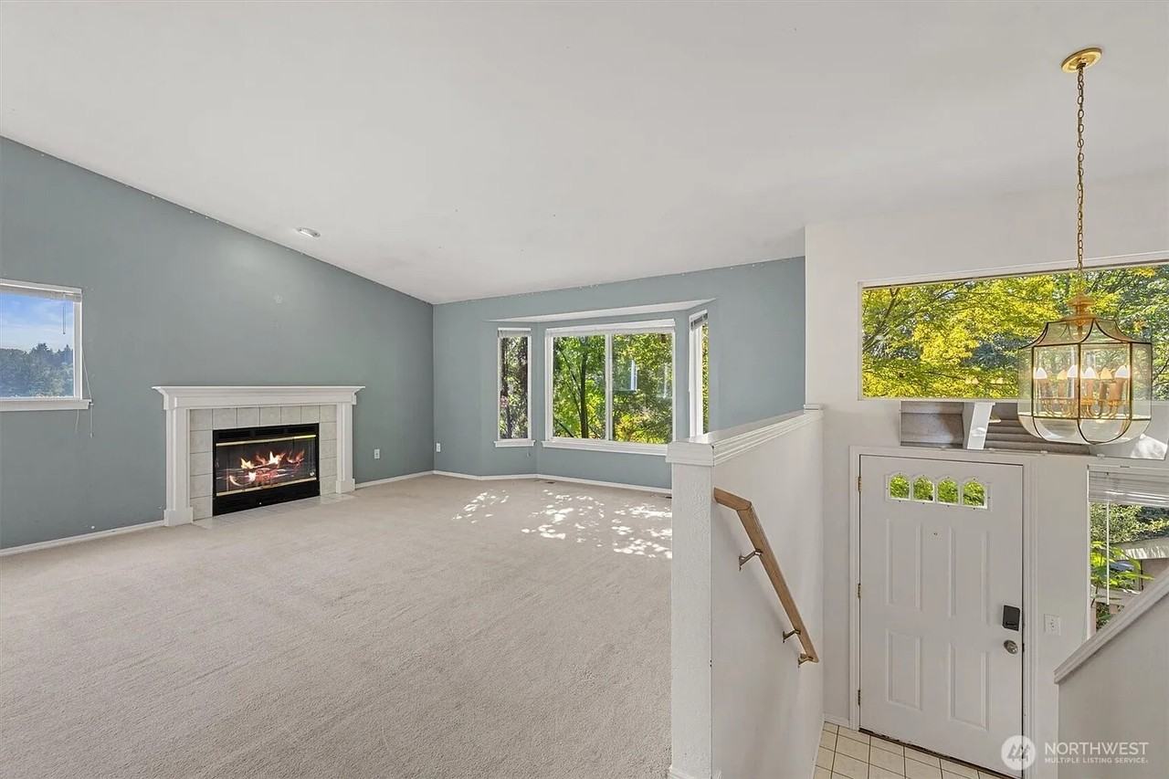 2320 Ne 102nd St - Photo 2 of 11