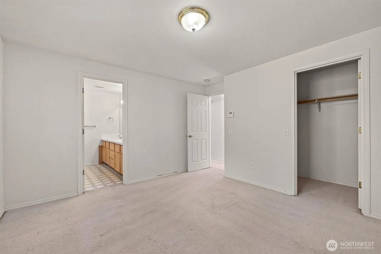 2320 Ne 102nd St - Photo 6 of 11