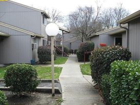 855 Ne Victoria St #14 - Photo 1 of 1