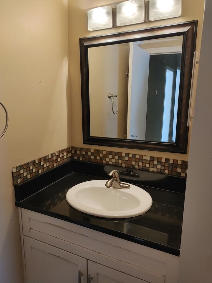 2616 Coronation St - Photo 7 of 16