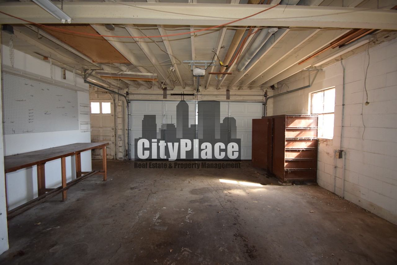 6123 E 14th St - Photo 5 of 29