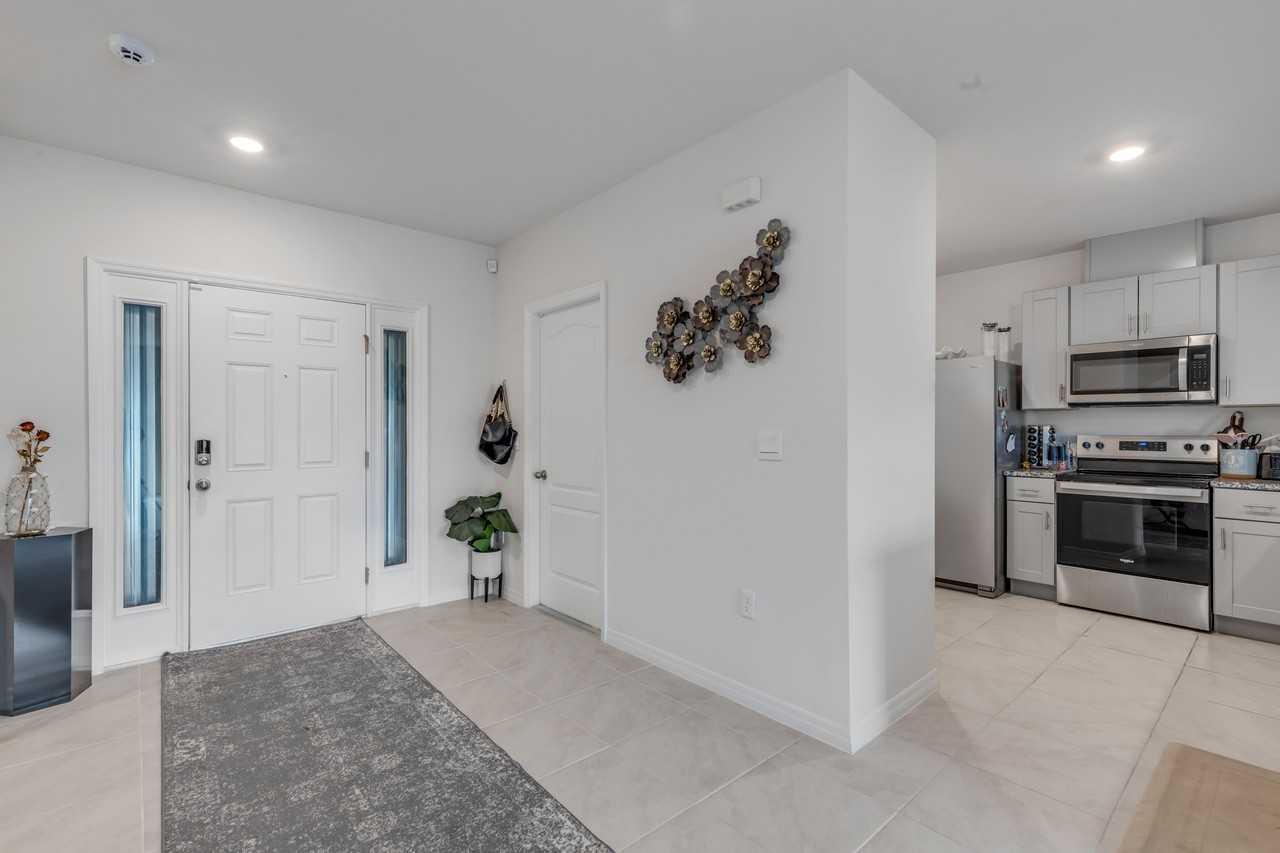 2724 Silver Canoe Dr - Photo 3 of 29