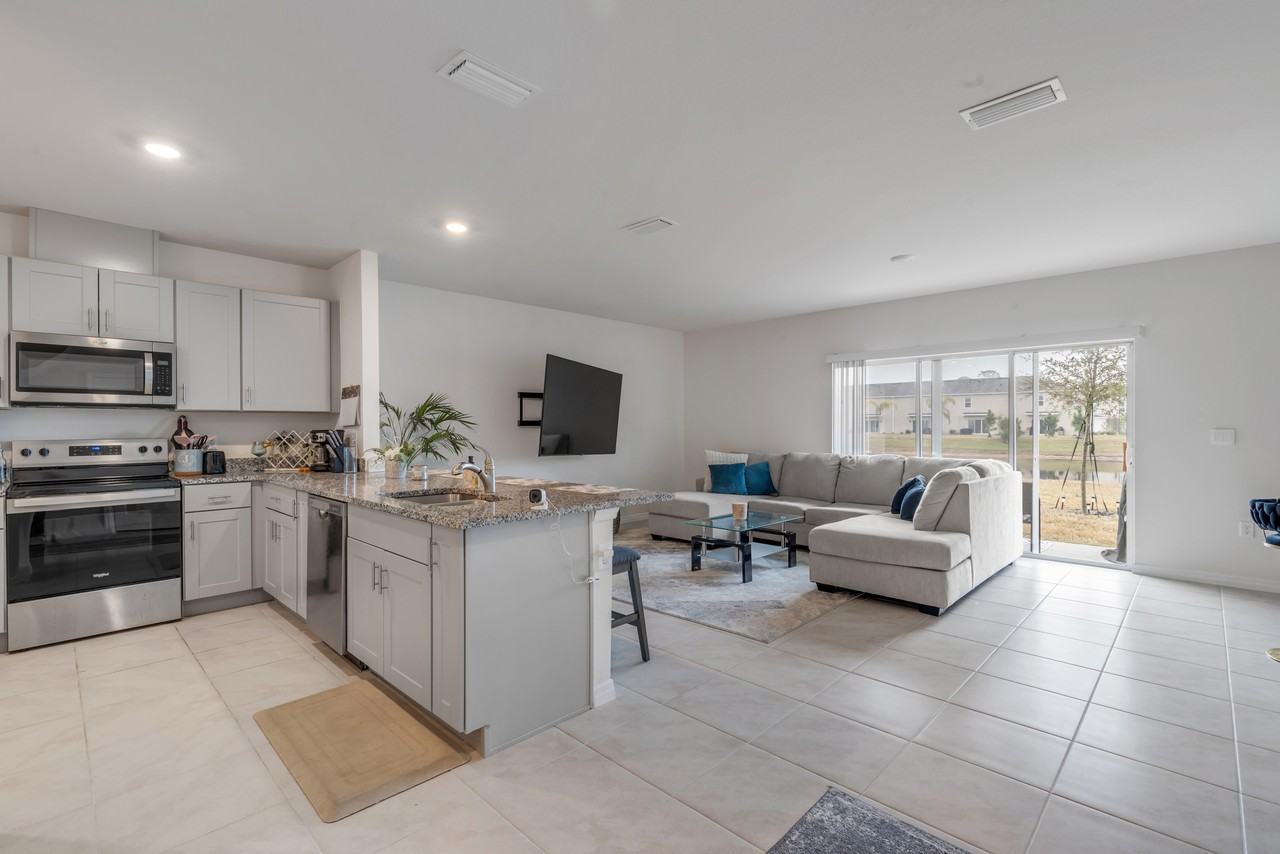 2724 Silver Canoe Dr - Photo 4 of 29