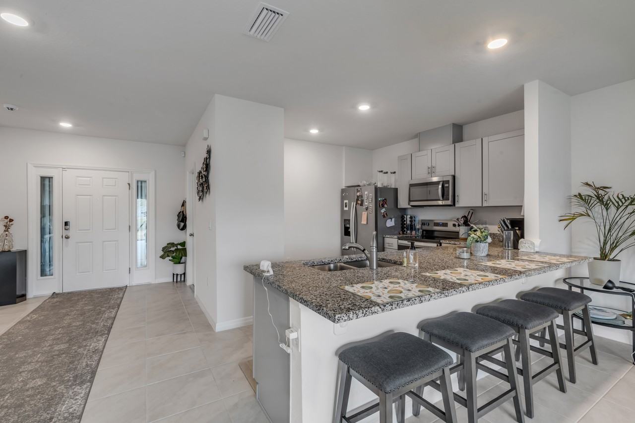 2724 Silver Canoe Dr - Photo 7 of 29