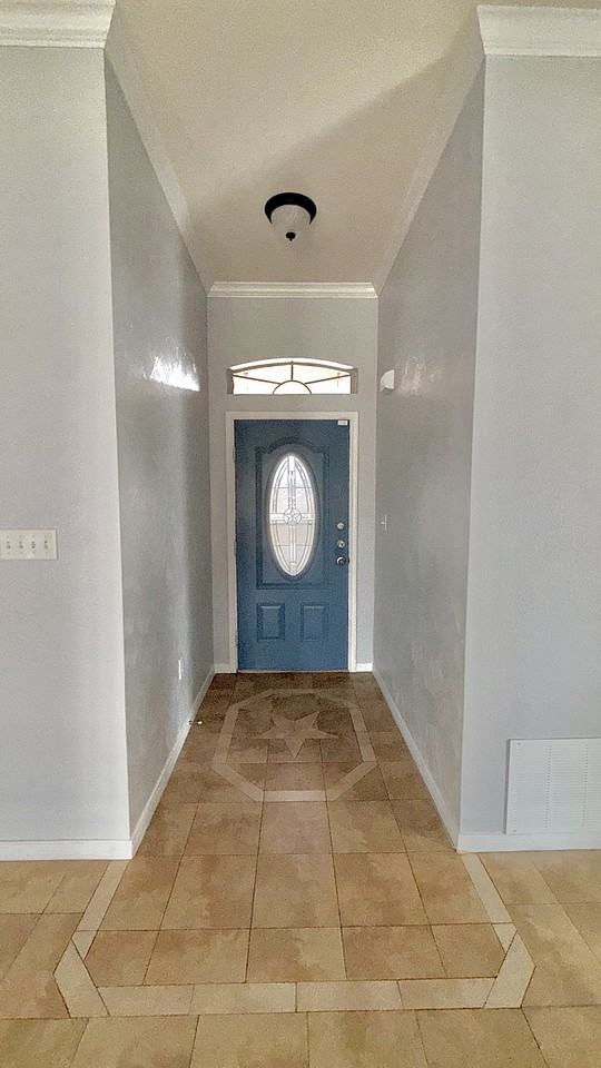 2107 Gail Dr - Photo 4 of 32