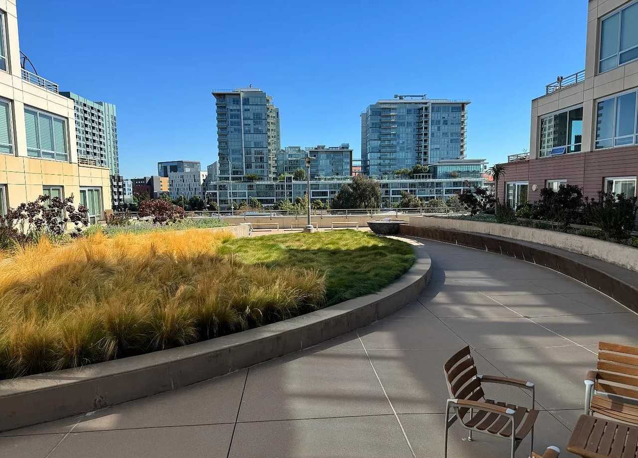 325 Berry St #325 - Photo 2 of 13