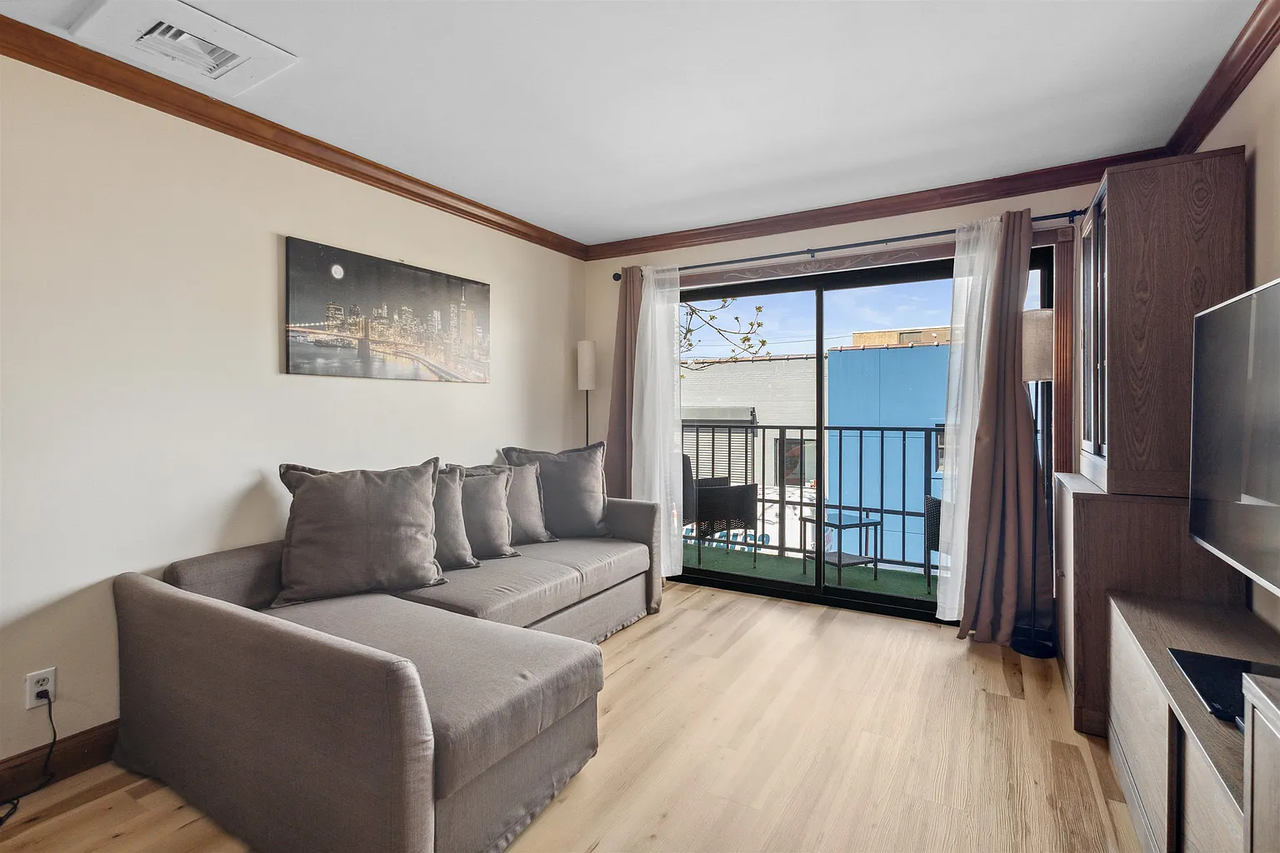 603 55th St - Photo 2 of 19