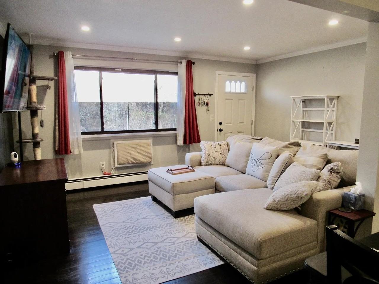 1029 Cricket Ln - Photo 2 of 16