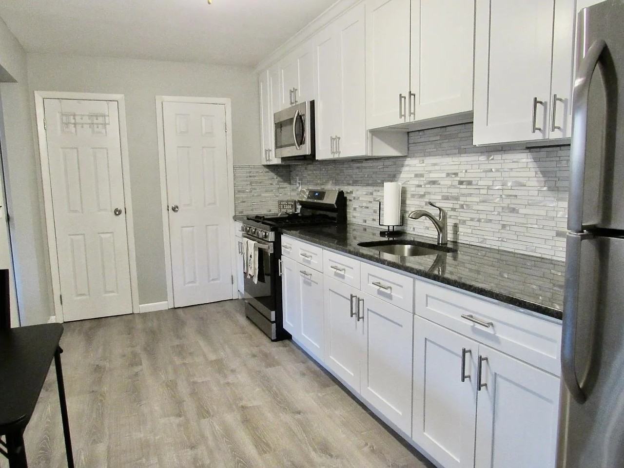 1029 Cricket Ln - Photo 6 of 16