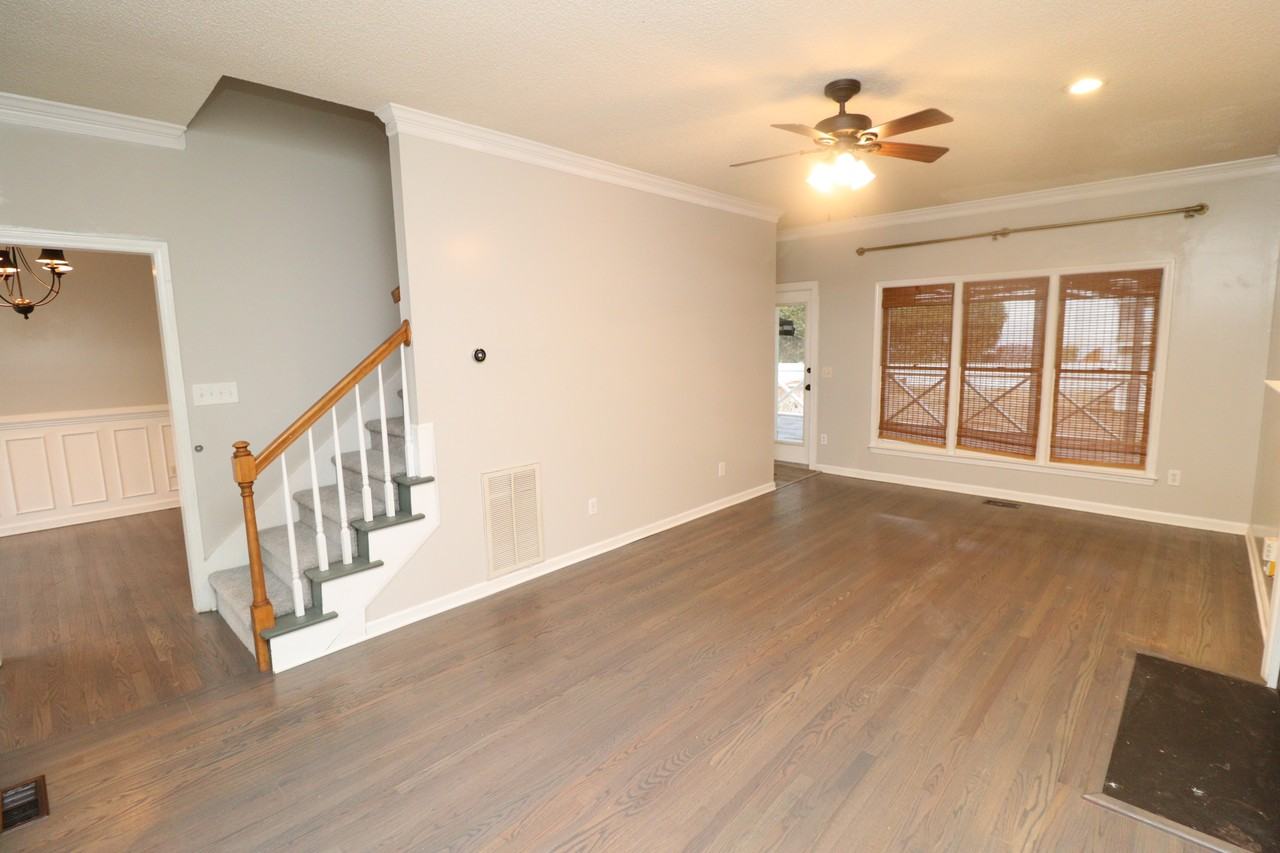 2704 Thurrock Dr - Photo 3 of 35