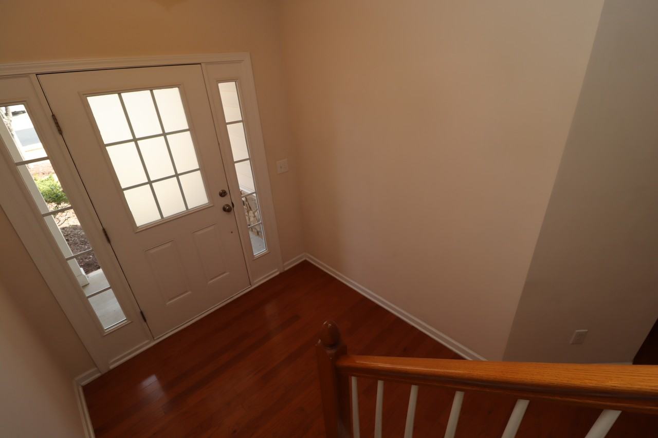 619 Sealine Dr - Photo 2 of 45