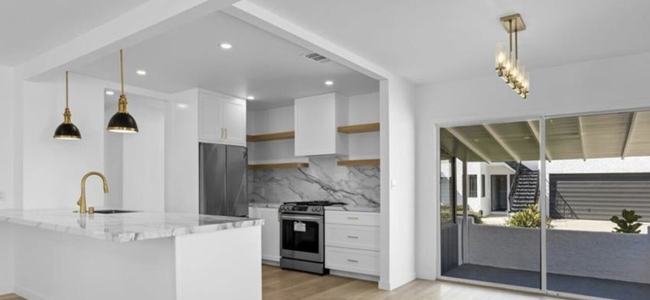 2218 24th St - Photo 3 of 18