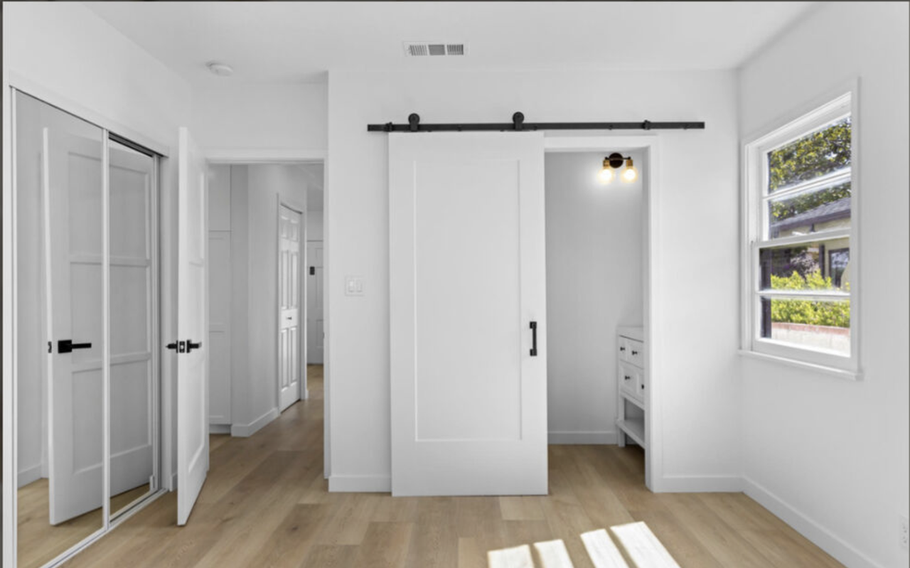 2218 24th St - Photo 4 of 18