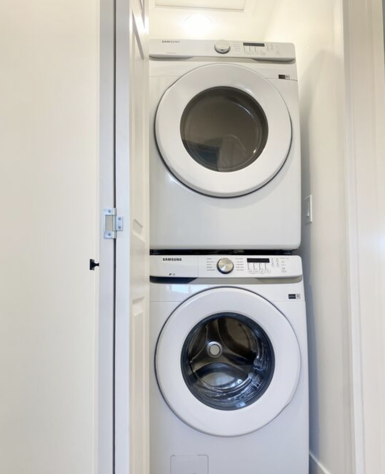 2218 24th St - Photo 5 of 18