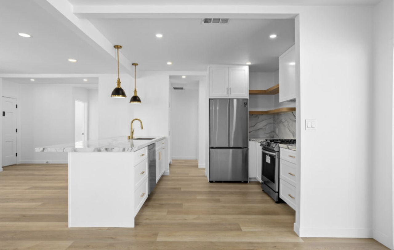 2218 24th St - Photo 7 of 18