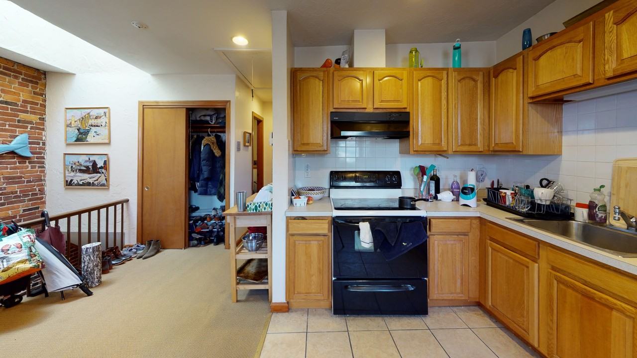 100 Hudson St #4 - Photo 2 of 6
