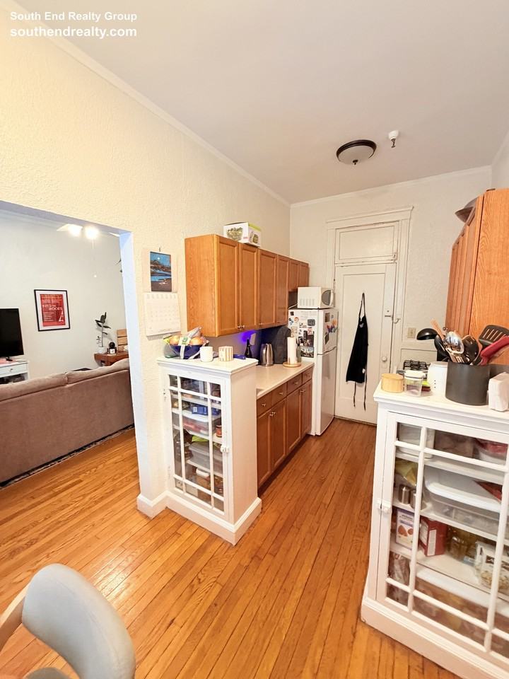 115 Peterborough St #5 - Photo 4 of 8