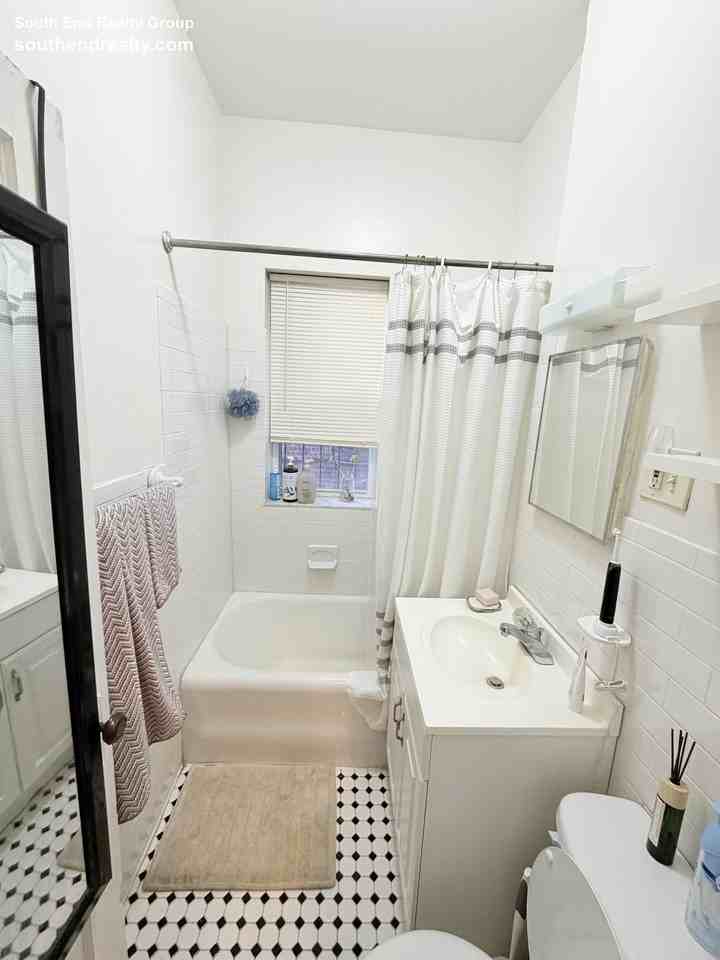 115 Peterborough St #5 - Photo 7 of 8