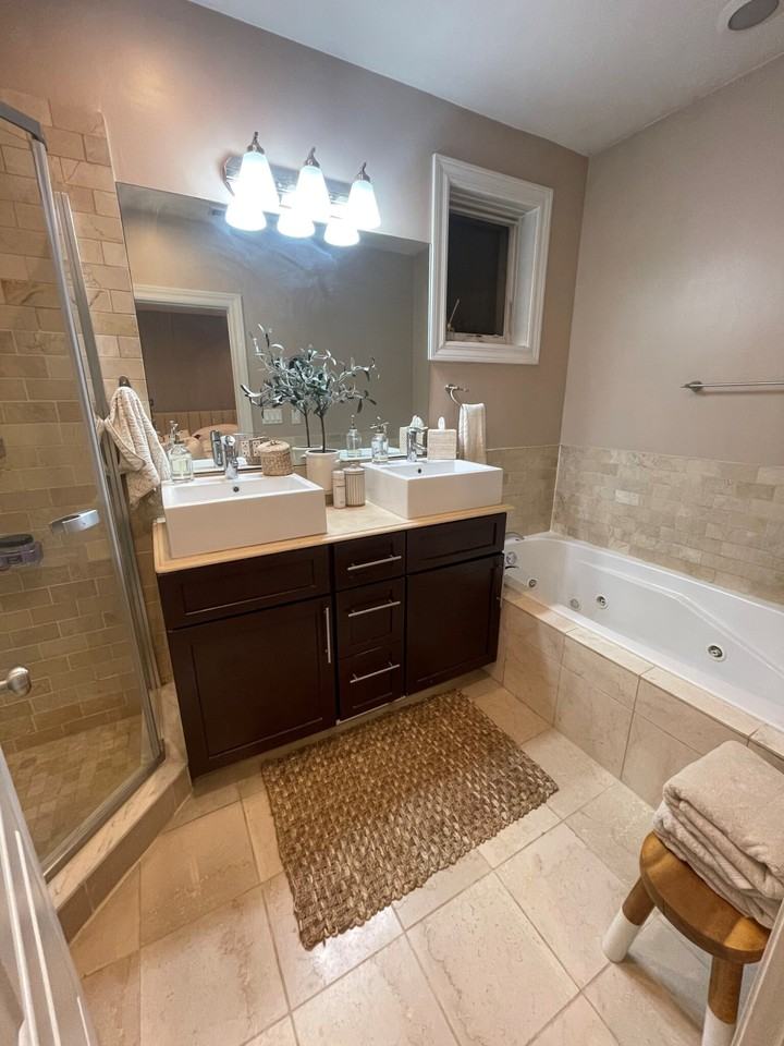 844 W Erie St #2 - Photo 7 of 13