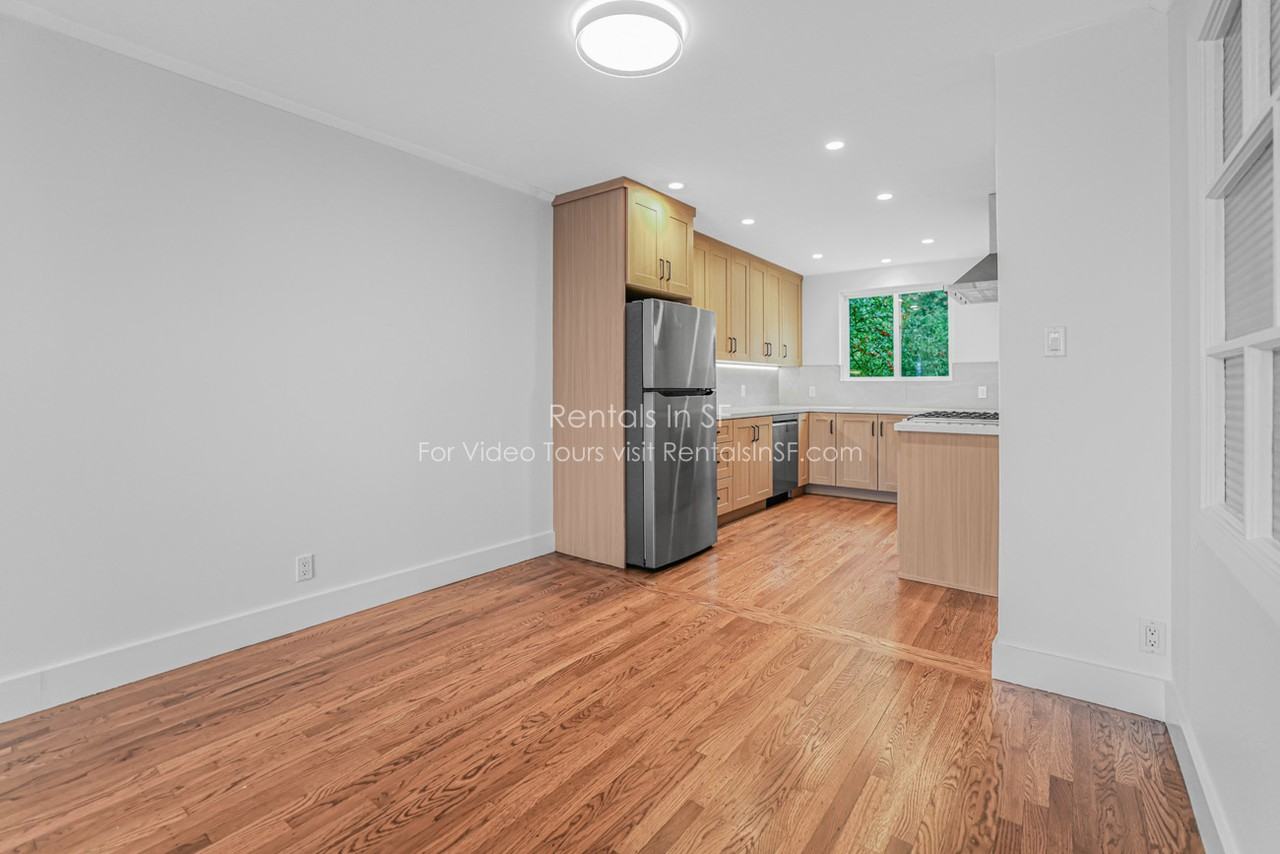 226 Molimo Dr - Photo 3 of 18