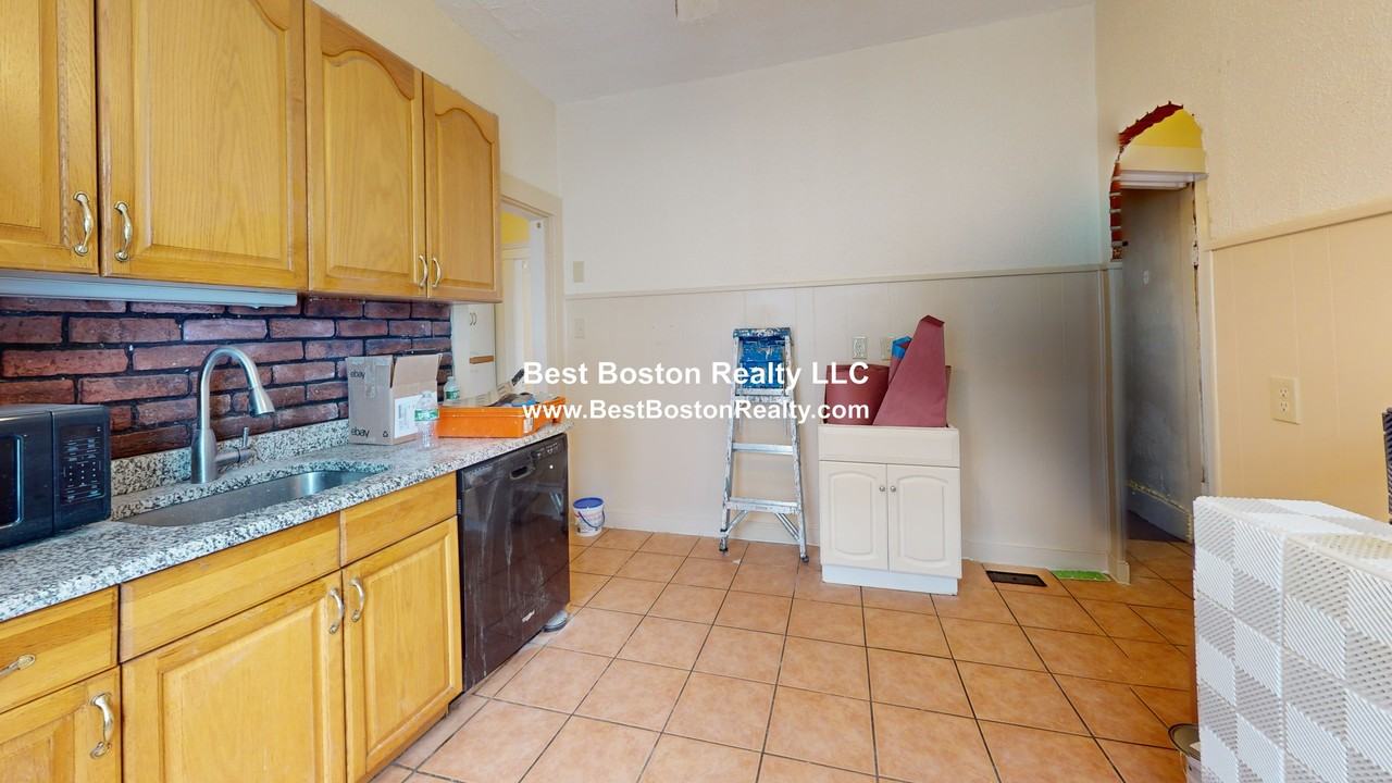 93 Capen St #2 - Photo 2 of 17