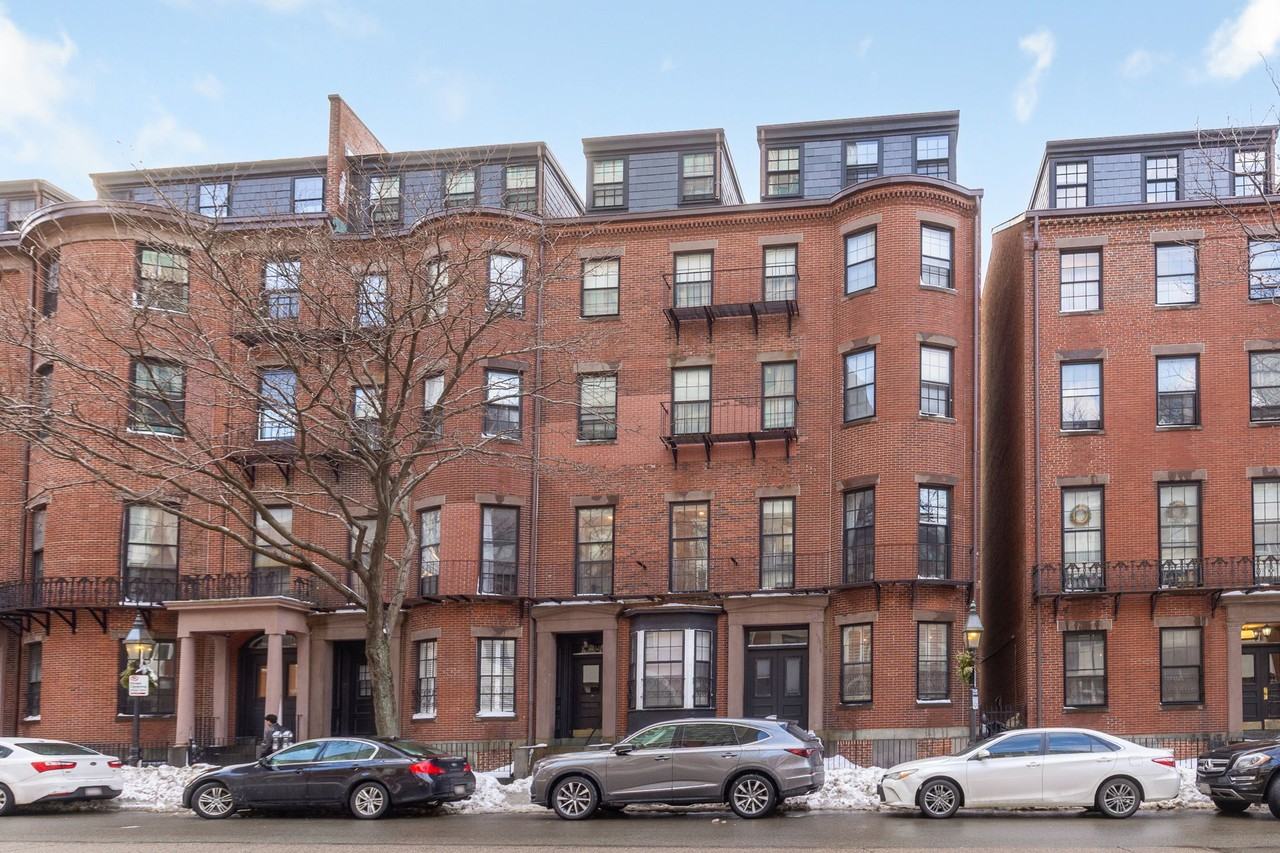 21 Bowdoin St #2B - Photo 2 of 10