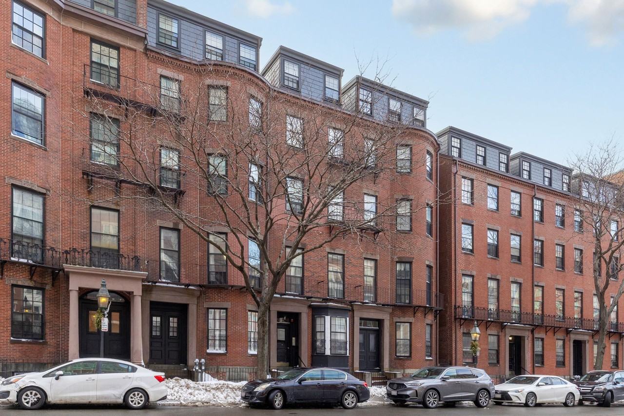 21 Bowdoin St #2B - Photo 4 of 10