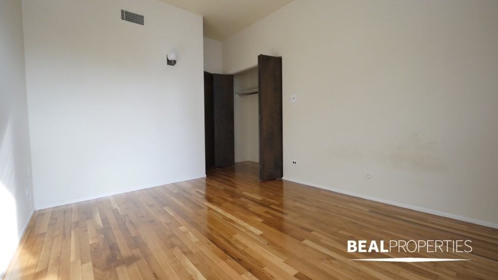 558 W Wellington Ave #2F - Photo 5 of 15