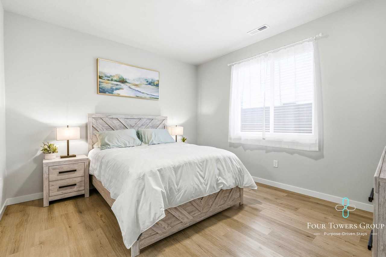 1205 Ne Emerald Dr - Photo 3 of 12