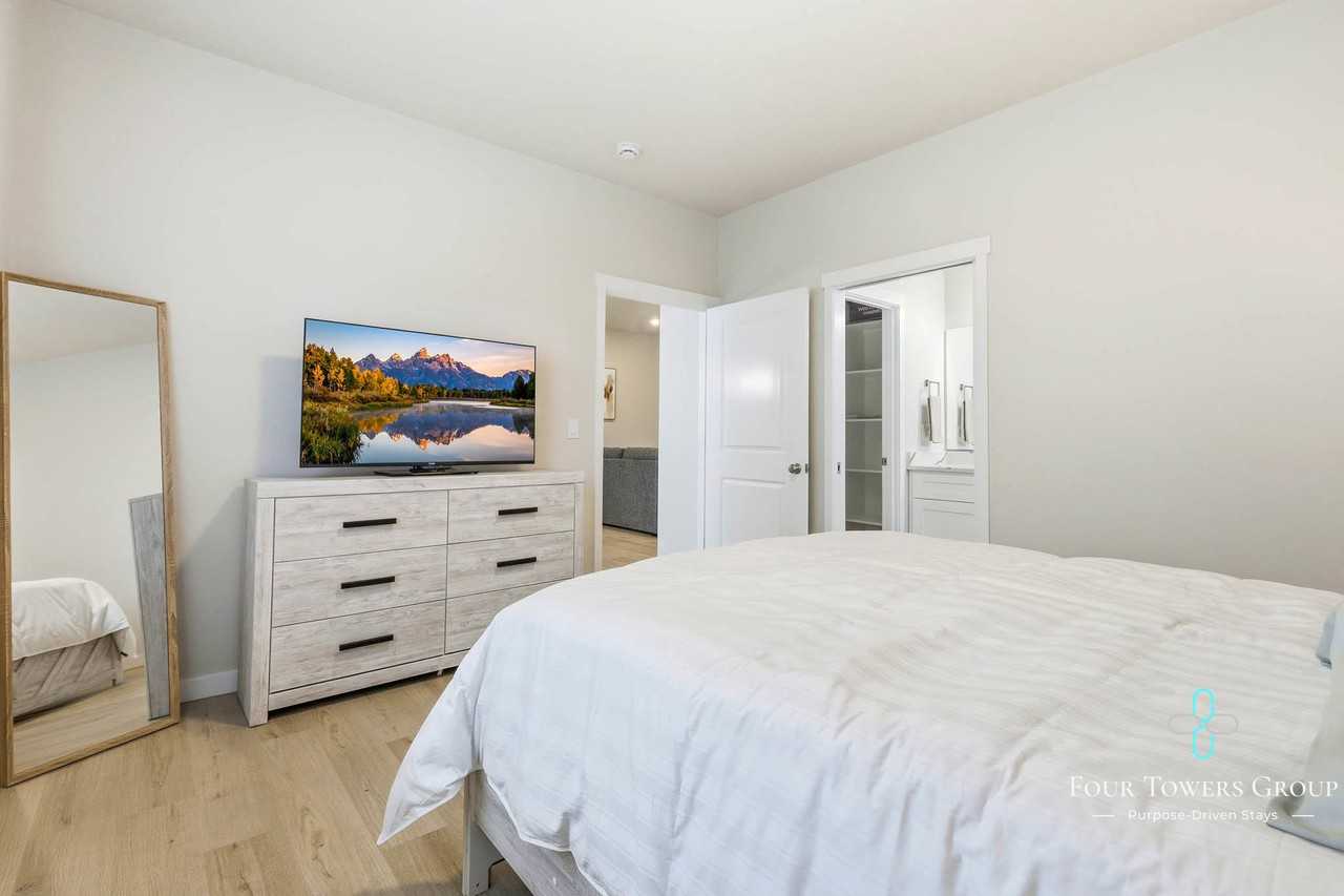 1205 Ne Emerald Dr - Photo 4 of 12